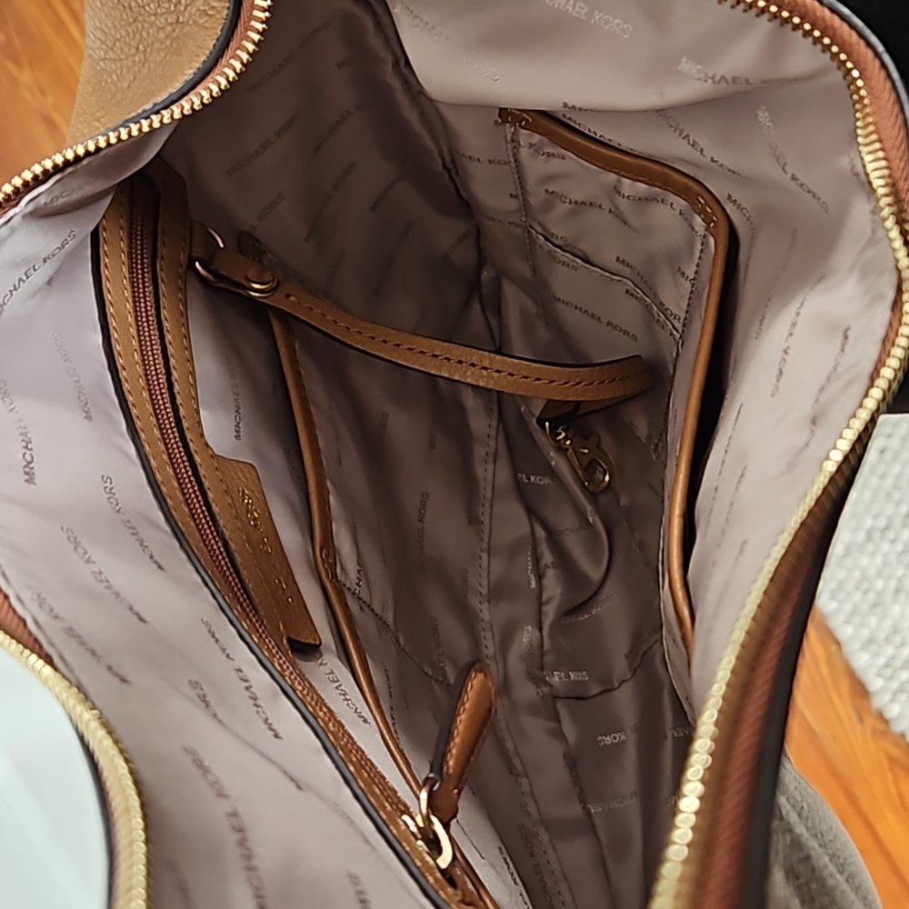 MICHAEL KORS Lydia Brown Pebbled Leather Hobo- Like NEW - Picture 7 of 13